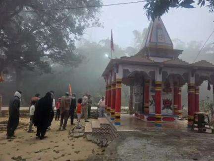 सुल्तानपुर: कुड़वार थानाक्षेत्र के बहमरपुर में चोरों ने काली माता के मंदिर में की चोरी