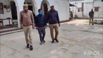 महसी: इमामगंज नहर पुलिया से दुष्कर्म के आरोपी को खैरीघाट थाने की पुलिस ने गिरफ्तार कर न्यायालय भेजा