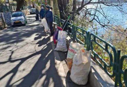 *स्वच्छता अभियान:- नैनीझील की सफाई के दौरान 50 कट्टे निकाला कूड़ा* https://www.trishulvani.com/cleanliness-campaign-50-ba