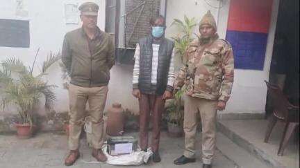 सहारनपुर: जनकपुरी थाना पुलिस ने ट्रांसपोर्ट नगर के पीछे से एक शातिर चोर को किया गिरफ्तार, चोरी की गई बैटरी बरामद