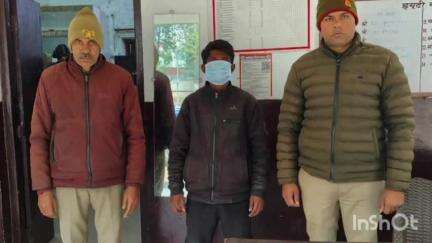 बिजनौर: बिजनौर में थाना कोतवाली शहर पुलिस ने तीन अभियुक्तों को अवैध चाकू के साथ गिरफ्तार किया