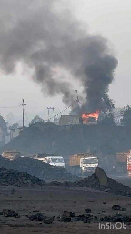 Korba manikpur cola mines mai volvo mai lagi Aag #korba #manikpur