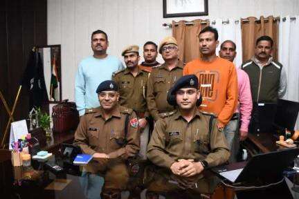 कोटा ग्रामीण पुलिस को मिली #बड़ी_सफलता
चाकू मार के लूट करने वाले व मोटरसाईकिल चोरी करने वाले #गिरोह का #पर्दाफाश कर, 02 बापर्दा अपराधियों को गिरफ्तार कर,01 नाबालिग बालक को #निरूद्ध करते हुए,लूटे गए माल को भी बरामद करने में सफलता हासिल की
@P