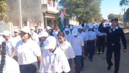 राष्ट्रीय सड़क सुरक्षा माह 2025 के दौरान यातायात पुलिस द्वारा सड़क सुरक्षा जागरूकता रैली का आयोजन