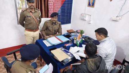 बेनीपट्टी: डीएसपी निशिकांत ने साहरघाट थाने का किया दौरा, पुलिस के कामकाज का लिया जायजा