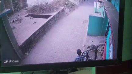 शेखपुरा: सतबीघी मोहल्ले में घर के पास से बाइक चोरी, वारदात CCTV में कैद