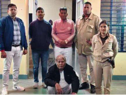 जिला कोटा ग्रामीण पुलिस की #बड़ी_कार्यवाही 

थाना सुकेत पुलिस ने 57 साल से #हत्या के प्रकरण में चल रहे फरार 01 आरोपी को #गिरफ्तार करने में सफलता हासिल की

आरोपी पर 25000 रूपये  के #ईनाम की थी घोषणा