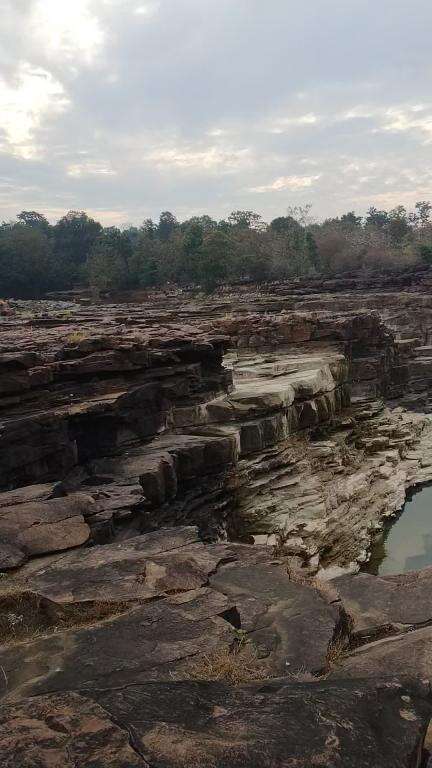 राहतगढ़: राहतगढ़ वॉटरफॉल !भालकुंड जलप्रपात!Rahatgarh Waterfalls / Bhalkund Jalprapat
#jaibhim #vital