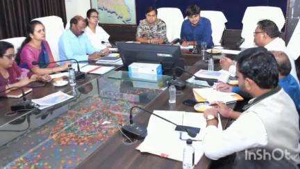 सोमवार को मुंगेली में चुनाव के दौरान कानून व्यवस्था बनाए रखने के लिए जिला कलेक्टर ने दिए आवश्यक निर्देश, हुई बैठक