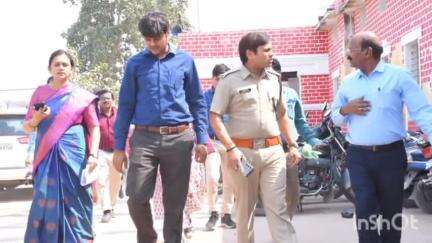 सोमवार को मुंगेली में नगरी निकाय चुनाव के पहले मतदान सामग्री का वितरण किया गया, कलेक्टर और एसपी रहे मौजूद, दिए निर्देश