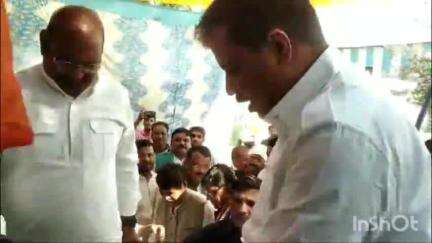 शाहगढ़: बंडा से बड़ामलेहरा जाते समय शाहगढ़ में अल्प समय के लिए रुके नेता प्रतिपक्ष उमंग सिंघार, कार्यकर्ताओं ने किया स्वागत