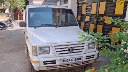 பூவிருந்தவல்லி: முத்திரைகட்டணத்தைகுறை வாக பதிவு செய்து ரூ 1.34 கோடி அரசுக்கு வருவாய் இழப்பு ஏற்படுத்திய வழக்கி ல் நூம்பல் பகுதியில் உள்ள  பதிவாளர்  வீட்டில் சோதனை
