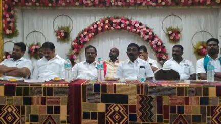 கூத்தாநல்லூர்: கூத்தாநல்லூர் தனியார் அரங்கில் லெட்சுமாங்குடி வர்த்தகர்கள் பாதுகாப்பு சங்கம் மாநில தலைவர் காமராஜ்  துவங்கி வைத்தார்