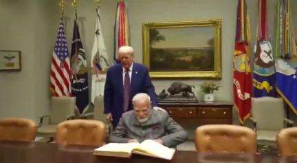 मोदी जी ने अपनी कुर्सी भी ट्रंप से लगवाई है..!!
#NarendraModi #DonaldTrump #breakingnews #breaking #America #india