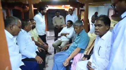 దుబ్బాక: దౌల్తాబాద్ మండలం దొమ్మాట కు చెందిన మాజీ సర్పంచ్ మోహన్ రావు ను పరామర్శించిన ఎమ్మెల్యే ప్రభాకర్ రెడ్డి