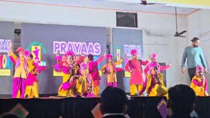 prayaas junior school kishanpura Ganaur me annual function ka program hua