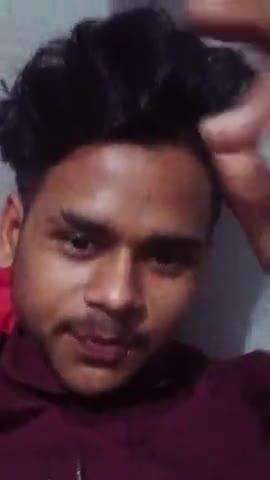 Hari Om Nayak Kanpur jila se ek badi teji se video unki viral ho rahi hai usne police walon ke sath baitha hua najar a R