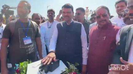 अंबरनाथ: बदलापूर येथे छत्रपती शिवाजी महाराजांच्या पुतळ्याचे मुख्यमंत्री फडणवीस यांच्या हस्ते करण्यात आले अनावरण