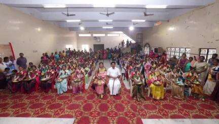 திருவெறும்பூர்: கர்ப்பிணி பெண்களுக்கு சமுதாய வளைகாப்பு விழா திருவெறும்பூர் பகுதியில் நடந்தது