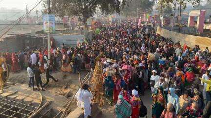 प्रागराज महाकुंभ मेले मैं बड़ने लगी भीड़ #mahakumbhmelaup #viralvideo