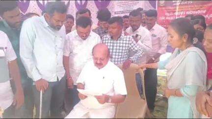 ಶಿರಾ: ನಗರದಲ್ಲಿ ಗ್ರಾಮ ಆಡಳಿತಾಧಿಕಾರಿಗಳ ಸಮಸ್ಯೆ ಆಲಿಸಿದ ಶಾಸಕ ಟಿ.ಬಿ.ಜಯಚಂದ್ರ