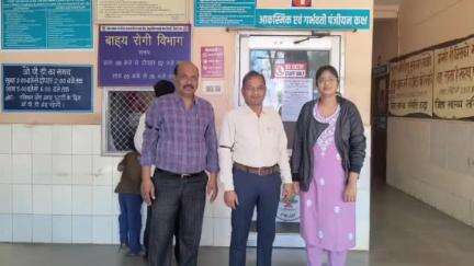 सिराली: सामुदायिक स्वास्थ्य केंद्र सिराली में चिकित्सकों ने हाथ में काली पट्टी बांधकर जताया विरोध