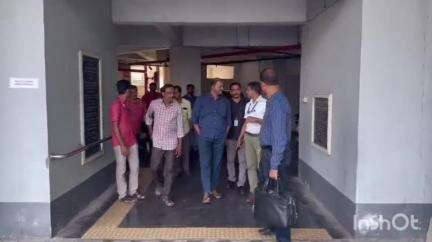മൂവാറ്റുപുഴ: കൈക്കൂലി കേസിൽ അറസ്റ്റിലായ എറണാകുളം ആർ.ടി.ഒയെ നാല് ദിവസത്തെ വിജിലൻസ് കസ്റ്റഡിയിൽ വിട്ടു