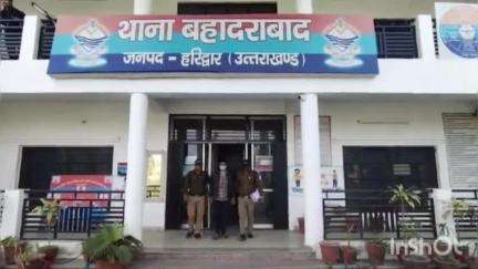 हरिद्वार: बहादराबाद पुलिस ने पुराना पथरी पॉवर हाउस के पास से अवैध तमंचा और जिंदा कारतूस के साथ घूम रहे बदमाश को किया गिरफ्तार