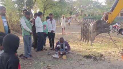 सुनेल: अरनिया में पूजा-अर्चना के साथ सड़क निर्माण कार्य का हुआ शुभारंभ, ग्रामीणों ने पूर्व सीएम व सांसद का जताया आभार