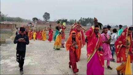 गांडेय के सरोन-सुन्दर पहाड़ी मंदिर से निकली श्री-श्री 108 श्री पंच दिवसीय रूद्र महायज्ञ की कलश यात्रा