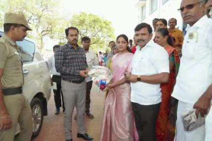 ஆலங்குளம்: ஆலங்குளம் ஒன்றியத்தில் தூய்மை பணிகளுக்காக 49 மின்கல வாகனங்கள் ஆட்சியர் துவக்கி வைத்தார்