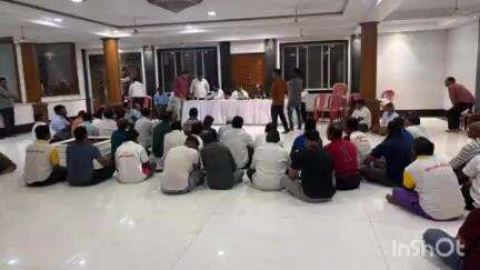 उरण: नवीन शेवा येथे संपन्न झालेल्या बैठकीस भूमीपुत्रांची मोठया प्रमाणात उपस्थिती