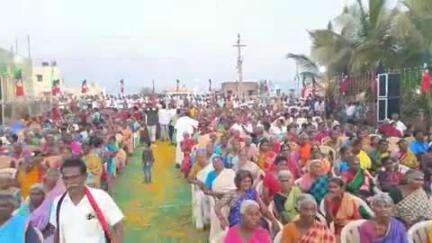 கோபிசெட்டிபாளையம்: குமராபாளையம் அதிமுக பொதுக்கூட்டத்தில் எடப்பாடி பழனிசாமியின் பெயரை தவிர்த்த முன்னாள் அமைச்சர் செங்கோட்டையன்