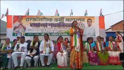 কাঁথি ১: রাজ্য তৃণমূলের ঘোষিত আলাপচারিতা কর্মসূচি আজ কাঁথিতে করলো কাঁথি সাংগঠনিক জেলা মহিলা তৃণমূল কংগ্রেস
