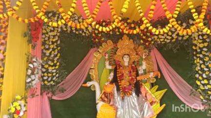 लखनौर: लखनौर और मधेपुर प्रखंड के गांवों में वीणावादिनी देवी सरस्वती की आराधना में भक्तिमय माहौल