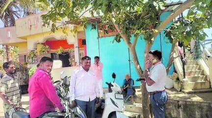 ಹಾರೋಹಳ್ಳಿ: ಕಾರ್ಖಾನೆಯವರು ಜನರಿಗೆ ತೊಂದರೆ ಆಗದಂತೆ ಎಚ್ಚರವಹಿಸಿ :  ಹುಲಿಸಿದ್ದೇಗೌಡನದೊಡ್ಡಿಯಲ್ಲಿ ಪರಿಸರ ಇಲಾಖೆ ಅಧಿಕಾರಿ ಮಂಜುನಾಥ್
