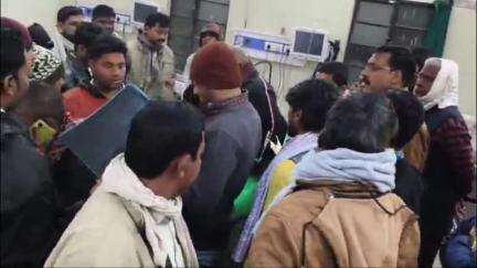 वारिसनगर: कुसैया गांव में CSP संचालक से लूट के दौरान अपराधियों ने पूर्व मुखिया को गोली मारी, अस्पताल में इलाज जारी