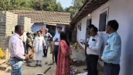 झींकपानी: प्रखंड कार्यालय में मनरेगा योजनाओं की समीक्षा बैठक की गई, टूटूगुटु पंचायत में विभिन्न योजनाओं की भी समीक्षा की गई