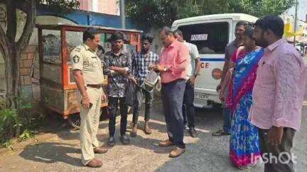 తెనాలి: తెనాలి ప్రాంతంలో గంజాయి విక్రయిస్తున్న ఇద్దరు నిందితులను అరెస్ట్ చేసిన తెనాలి టూ టౌన్ పోలీసులు