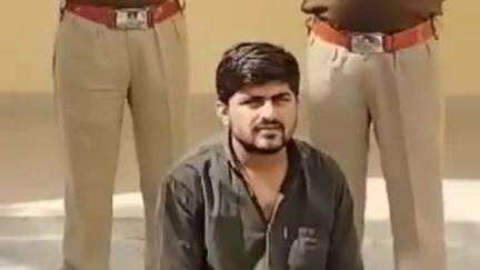 धोरीमन्ना: शोभाला जेतमाल में पुलिस ने अवैध शराब के खिलाफ कार्रवाई करते हुए 43 कार्टन शराब बरामद कर आरोपी को किया गिरफ्तार