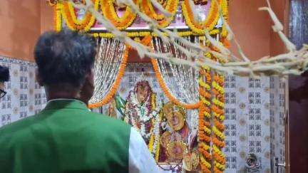হরিপাল: হুগলির হরিপালের সাঁওতাল খালের বাৎসরিক রক্ষা কালি মাতার পূজা অনুষ্ঠানে রাজ্যের মন্ত্রী তথা বিধায়ক