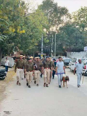 जिला जोधपुर पश्चिम द्वारा होली के त्योहार तथा रमजान को मद्देनजर रखते हुए आज पुलिस थाना प्रताप नगर सदर थाना क्षेत्र में पेदल रुट मार्च किया गया। जिसमें श्री राजर्षि राज पुलिस उपायुक्त जोधपुर पश्चिम के नेतृत्व में निकाले गए रूट मार्च में श्री