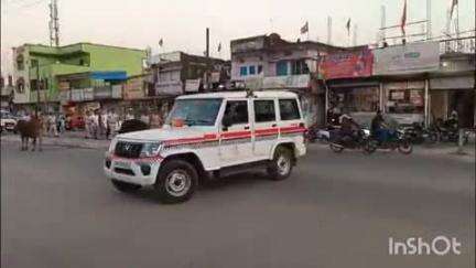 बाड़ी: नगर में आगामी त्योहारों को लेकर पुलिस ने निकाला फ्लैग मार्च