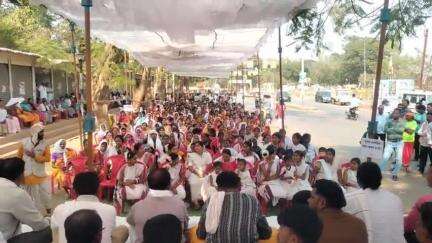 लोहंडीगुड़ा: बस्तर संभाग माहरा समाज मनाया दानवीर धर्मवीर जगतू माहरा का स्मृति दिवस उमड़ा जनसैलाब