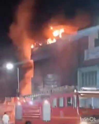 കൊയിലാണ്ടി: ബാലുശ്ശേരിയിൽ വ്യാപാര സ്ഥാപനത്തിന് തീ പിടിച്ചു, ലാവണ്യ ഹോം അപ്ലയൻസ് കത്തി നശിച്ചു