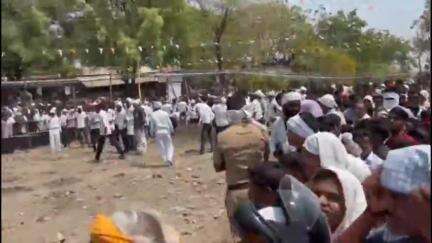 मारेगाव: तालुक्यातील बोरी गदाजी येथे साजरी करण्यात आली परंपरागत रक्तरंजीत होळी,गोटमार बघायला उसळला मोठा जनसागर