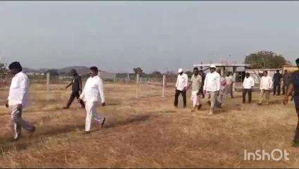 హసన్​పర్తి: ఉనికి చర్లలో టిఆర్ఎస్ బహిరంగ సభ స్థాని ఏర్పాటును పరిశీలించిన మాజీ మంత్రులు