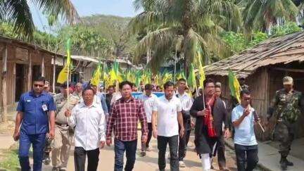 কাঞ্চনপুর: আনন্দবাজার এলাকায় IPFT দলের এক মিছিল সংঘটিত হয়,উপস্থিত রাজ্যের মন্ত্রী শুক্লাচরণ নোয়াতীয়া সহ অন্যান্যরা