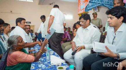 ತಿರುಮಕೂಡಲು ನರಸೀಪುರ: ಟಿ.ಬೆಟ್ಟಹಳ್ಳಿ ಗ್ರಾಮದಲ್ಲಿ ನಡೆದ ಜನಸಂಪರ್ಕ ಸಭೆಯಲ್ಲಿ ಸಾರ್ವಜನಿಕರ ಕುಂದುಕೊಟ್ಟರು ಕೊರತೆ ಆಲಿಸಿದ  ಜಿಲ್ಲಾ ಉಸ್ತುವಾರಿ ಸಚಿವರು