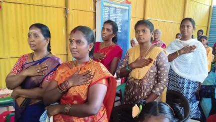 போடிநாயக்கனூர்: போடி வினோபாஜி நகரில் த வெ க மகளிர் அணி சார்பில் கருத்தரங்கம் மற்றும் கையெழுத்து இயக்கம் நடந்தது